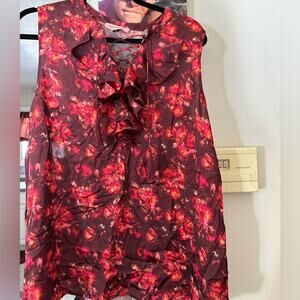 East Adeline 1X sleeveless blouse.. nice detail silky feel red floral